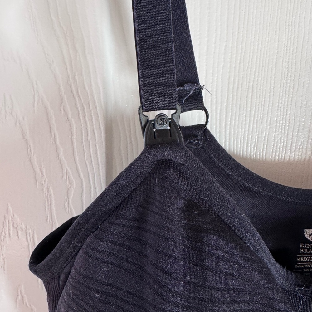 Sublime® Hands-Free Pumping & Nursing Tank - Picture 5 of 7
